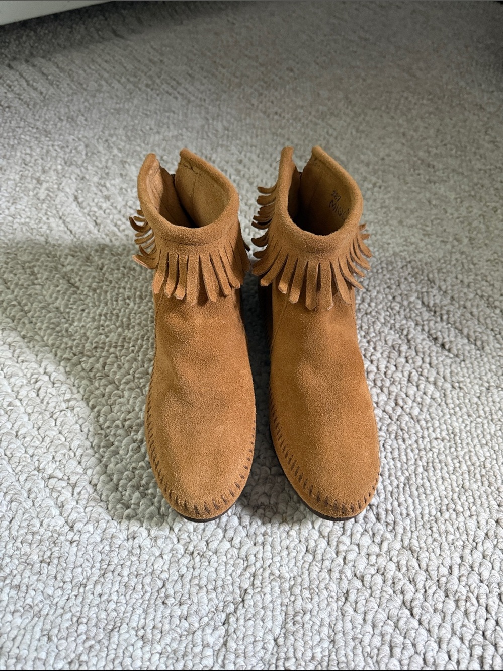 Minnetonka Suede Fringe Ankle Boots size 6
